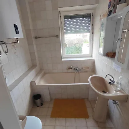 Malomrev Apartmanhaz Апартаменты Бая