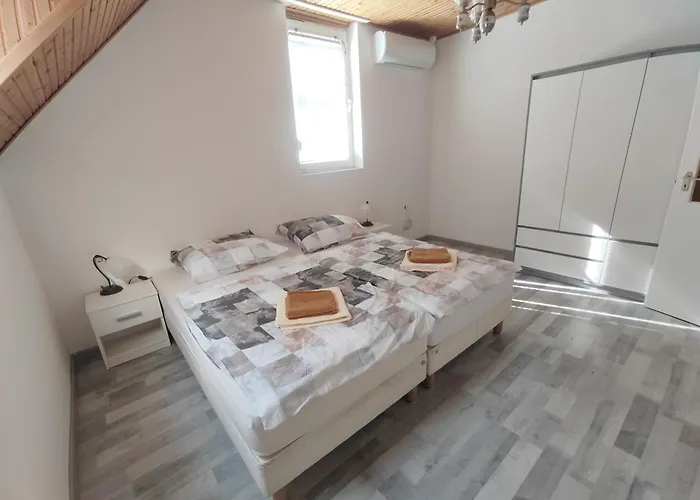 Lägenhet Malomrev Apartmanhaz Baja