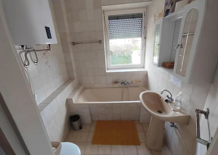 Malomrev Apartmanhaz Lägenhet Baja